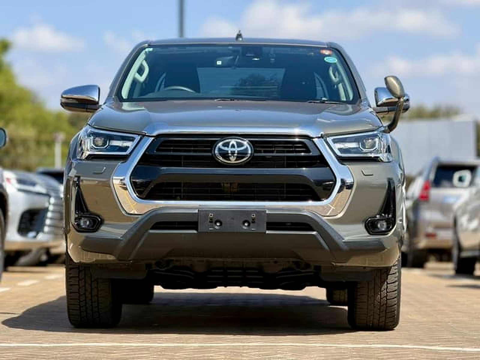 TOYOTA HILUX